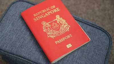 يُتيح دخول 195 دولة دون تأشيرة..سنغافورة أقوى جواز سفر عالميًا في 2025