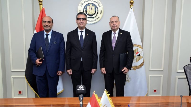 جانب من مراسم التوقيع