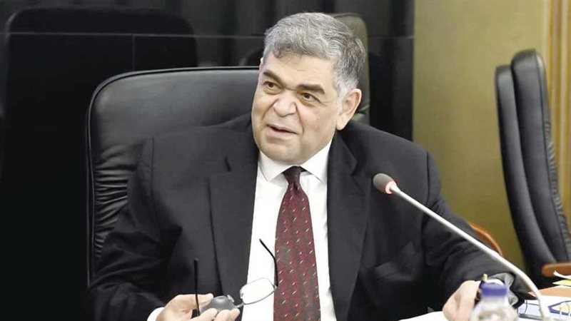 الدكتور أشرف حاتم