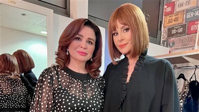 إلهام شاهين تدعم كارول سماحة بعد صعودها للمسرح رغم أحزانها