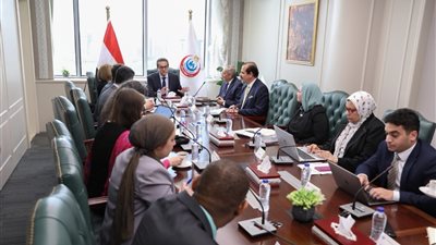 وزير الصحة يوجه باالتنسيق بين البنك الدولي واللجنة الاستشارية العليا