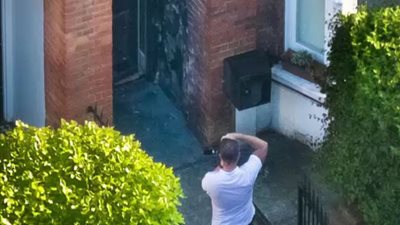 اعتقال شاب بتهمة إشعال النار في منزل رئيس الوزراء البريطاني