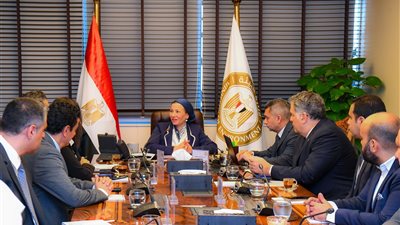 وزيرة البيئة تلتقي مجلس إدارة «الجمعية المصرية لشباب الأعمال»