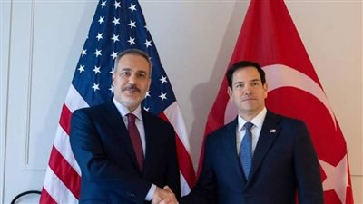 دبلوماسي تركي : فيدان أبلغ نظيره الأمريكي أهمية رفع العقوبات عن سوريا