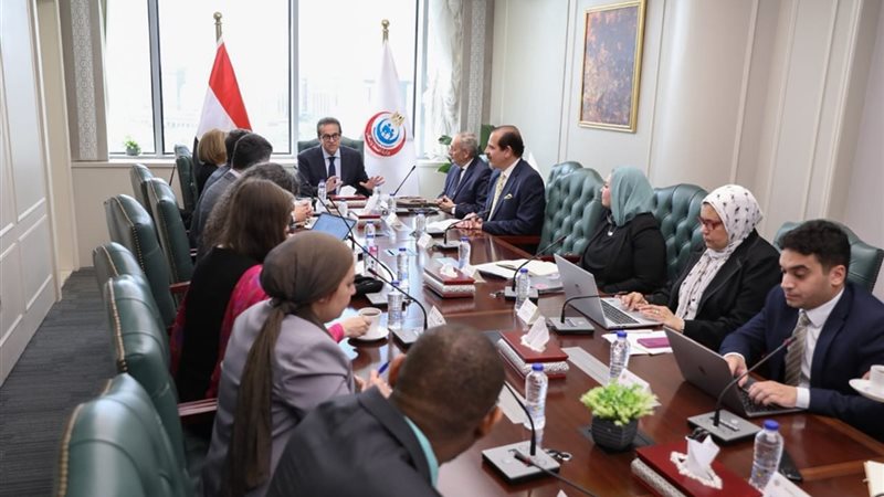 وزير الصحة والسكان