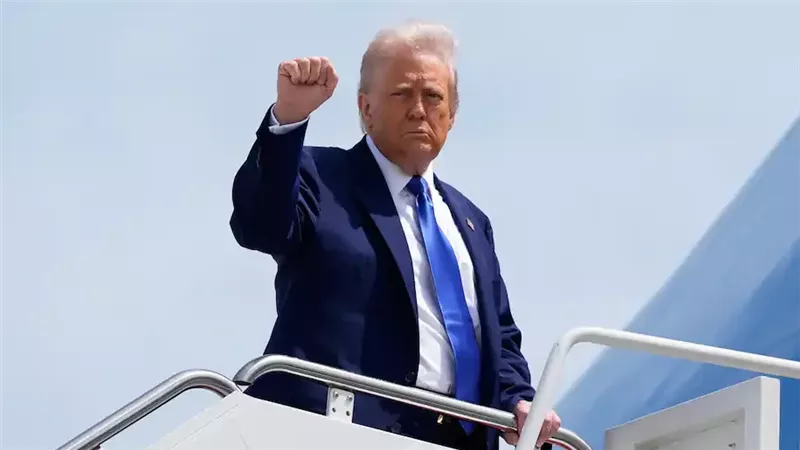 الرئيس الأمريكي دونالد