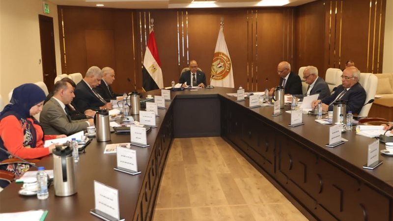 وزير العمل مع  مجلس