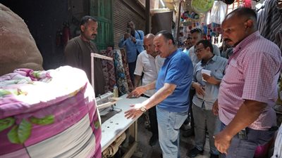  محافظ أسيوط يتفقد نتائج حملة إزالة الإشغالات بالقيسارية والسكة الجديدة