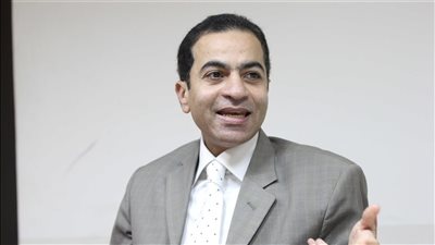 أستاذ تمويل : النمو الاقتصادي سيتجاوز 4% في 2025 .. وعجز الموازنة تحت السيطرة