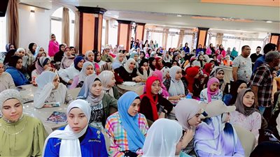 أقبال كبير من الطلاب على المراجعات المجانية للشهادة الإعدادية بشرق الفيوم