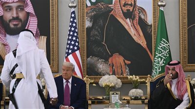 هاتوا له  كولا.. جدل بعد رفض ترامب احتساء القهوة أمام محمد بن سلمان