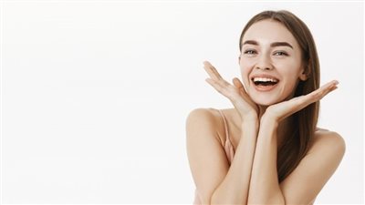 10 نصائح من أطباء الجلدية لتحسين البشرة .. وأسباب مشاكلها  