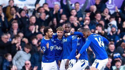 الشباب السعودي يقترب من ضم نجم إيفرتون الانجليزي في صفقة انتقال حر