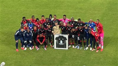  أورلاندو يودع ريفييرو في مشهد تاريخي قبل رحيله إلى الأهلي