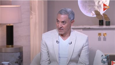 رد غير متوقع من فتحي عبد الوهاب على انسحاب هاني خليفة من «ظلم المصطبة» (فيديو)