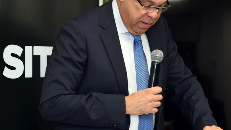 وزير الطيران المدني