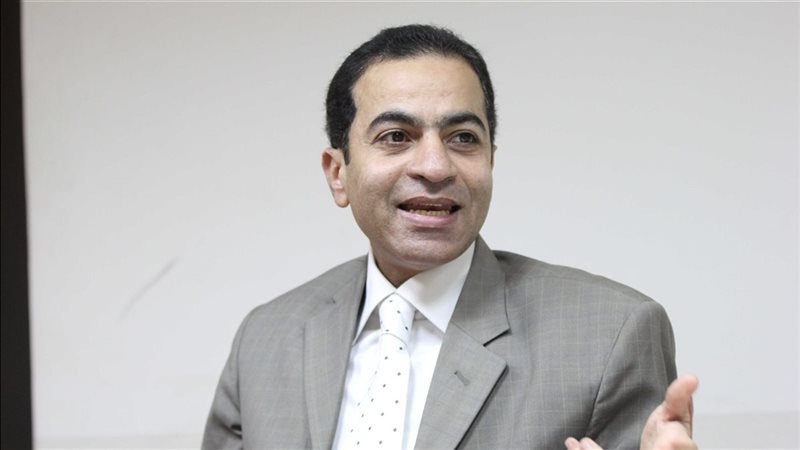 أستاذ تمويل واستثمار