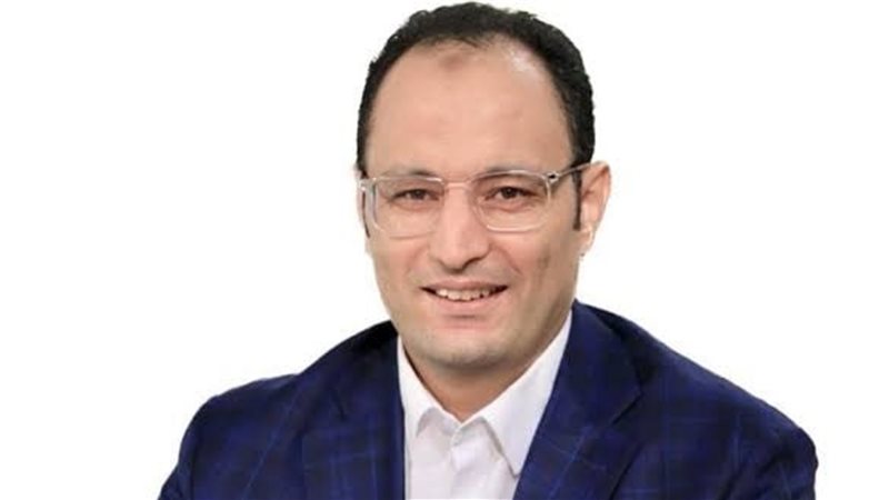 الكاتب الصحفي أحمد