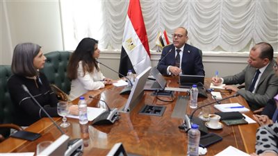 وزير العمل يلتقي منظمة العمل الدولية لمناقشة البرنامج القطري للعمل اللائق