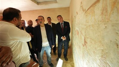 محافظ أسيوط يتفقد منطقة آثار 