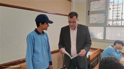 وكيل تعليم دمياط يتفقد امتحانات النقل ويوجه برصد حالات الغش |صور