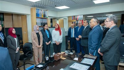 وزير الدولة للإنتاج الحربي يتفقد سير العمل بشركة المشروعات الهندسية