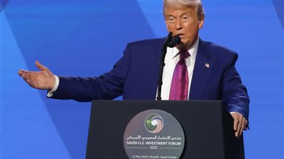 «لديه خلل ما».. ترامب يهاجم زعيم الأقلية بمجلس الشيوخ بسبب طائرة قطر