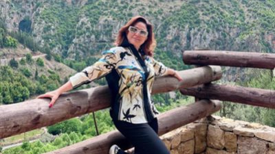 إلهام شاهين تستمتع بجمال الطبيعة الخلابة في وادي قنوبين بلبنان 