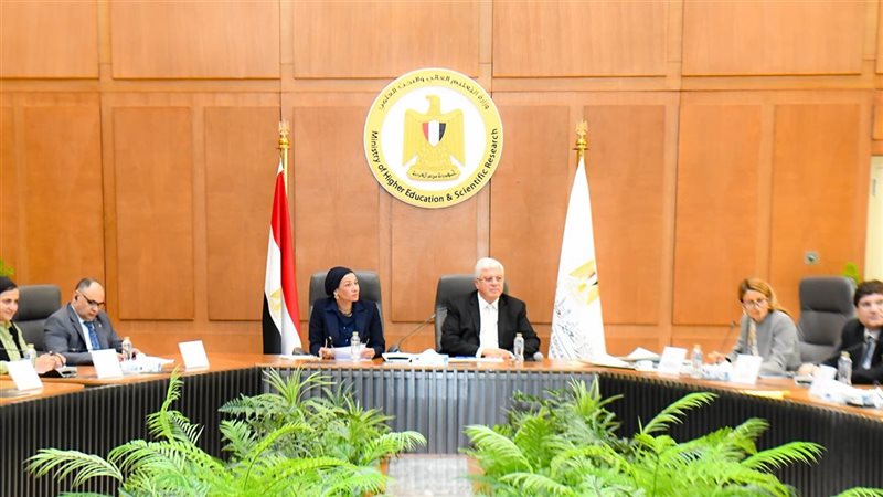 وزيرة البيئة اثناء