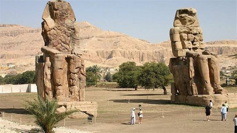 تمثالي ممنون