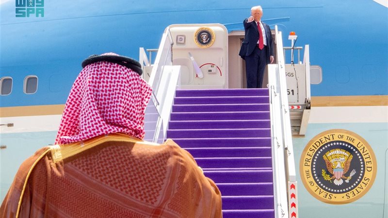 ترامب يودع ولي العهد