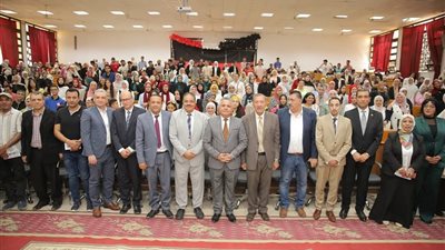 رئيس جامعة السويس يفتتح المؤتمر الطلابي الثالث 