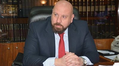 ضغوط سياسية وشعبية لإزاحته.. إقالة محافظ لبناني ووضعه قيد الإقامة الجبرية