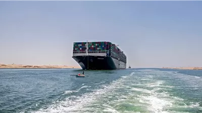 شركات الشحن العالمي تبدأ استئناف عبورها من قناة السويس 