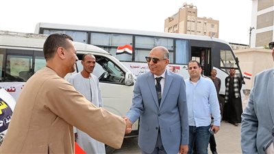 بشرى لأهالي ملوي.. 8 ميكروباصات جديدة تنضم لخطوط السير بمبادرة مجتمعية بالمنيا