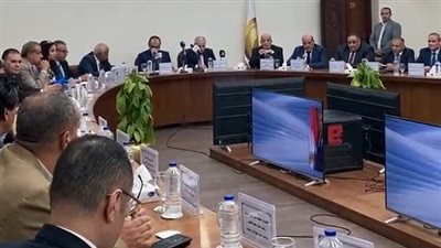 وزير الأعمال في ندوة الهيئة الوطنية للصحافة: نعمل على تعظيم أصول الدولة