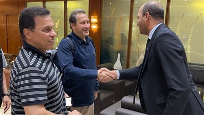 وصول الفوج الأول من الرياضيين من ليبيا بقيادة حسام البدري | صور