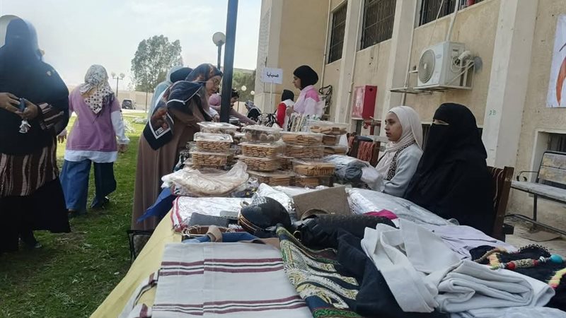 جانب من المعرض