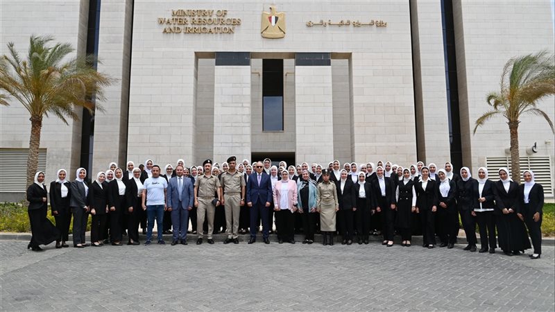 وزير الري والمهندسين