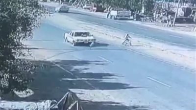 طيرتها من الأرض.. مصرع طفلة بقرية تلات دهستها سيارة تموين الفيوم 