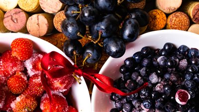 الفلافونويدات : السر الطبيعي لتأخير الشيخوخة والوقاية من الخرف