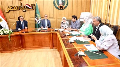 محافظ المنوفية يناقش آليات قبول الطلاب بالمدارس الرسمية والمتميزة للغات