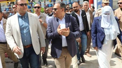وزير الإسكان ومحافظ الشرقية يختتمان جولتهما بتفقد محطة تنقية مياه العزيزية