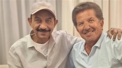 وليد توفيق يستعيد ذكريات الزمن الجميل مع عبادي الجوهر في القاهرة