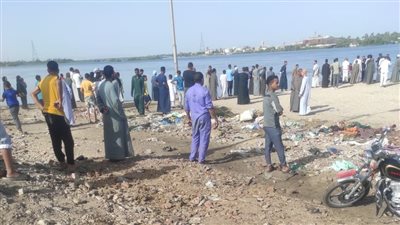 فرق الانقاذ تكثف جهود البحث عن طالب غرق في نهر النيل بنقادة |صور