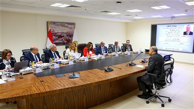 وزيرة التنمية المحلية تترأس لجنة اختيار المتقدمين للوظائف القيادية الشاغرة