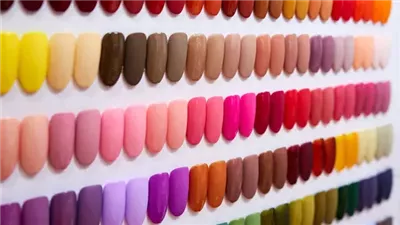 7 ألوان أظافر صيفية لعام 2025.. من الجيلي اللامع إلى الأزرق الغامق 