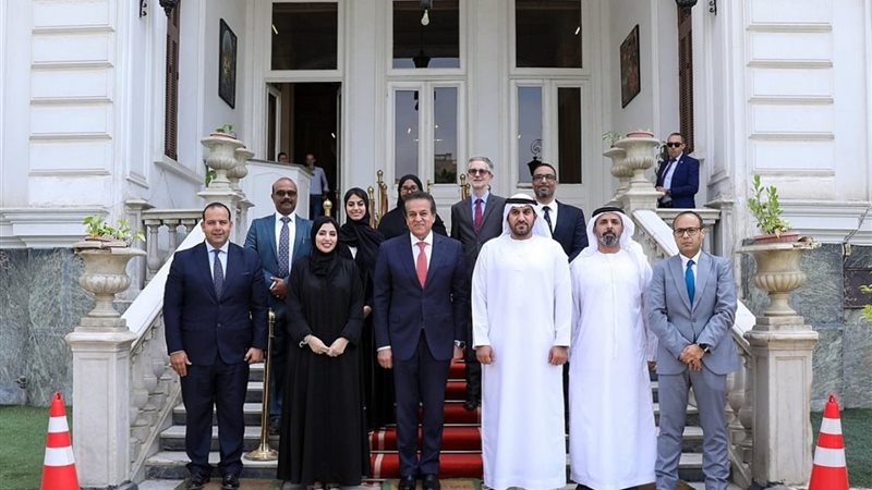 وزير الصحة يلتقي