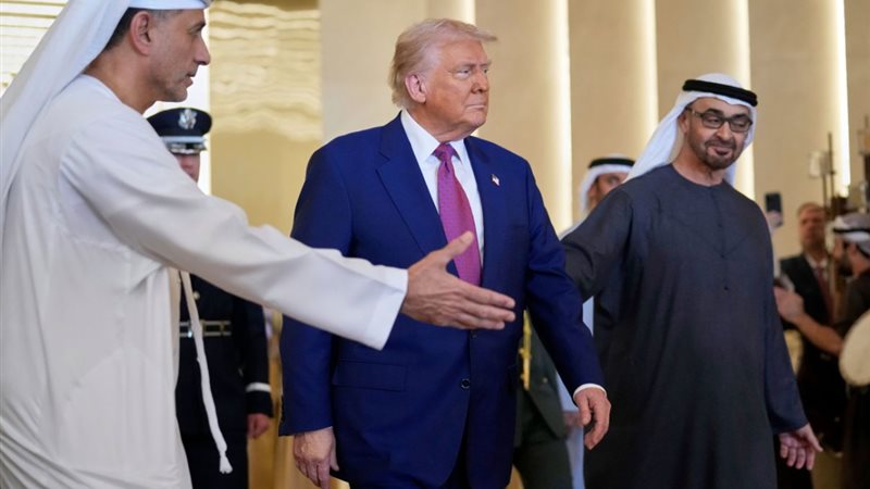 ترامب يدعو رئيس الإمارات