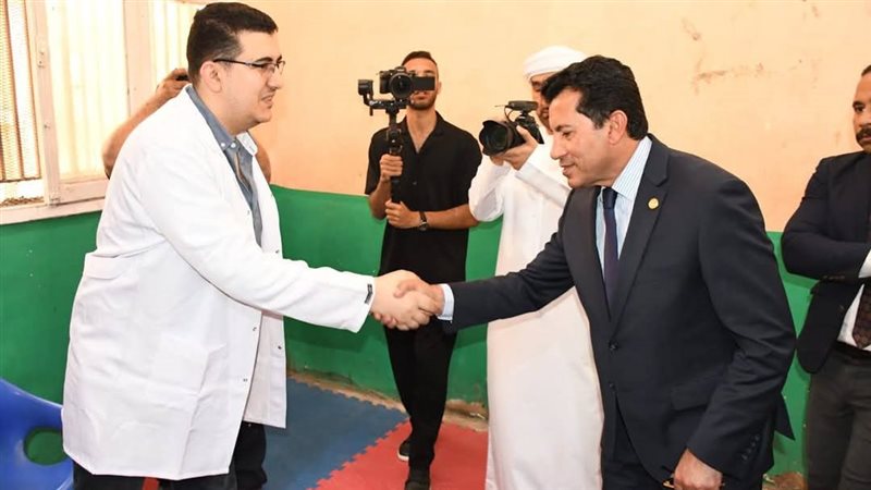 وزير الشباب والرياضة